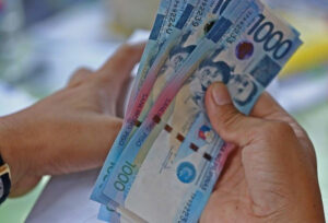 Peso down for sixth straight day on prolonged Iran conflict