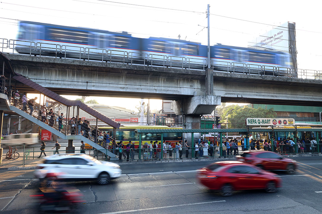 Commuter-edsa bus carousel