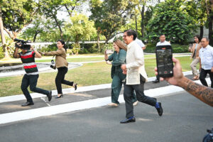 Marcos debunks health rumors