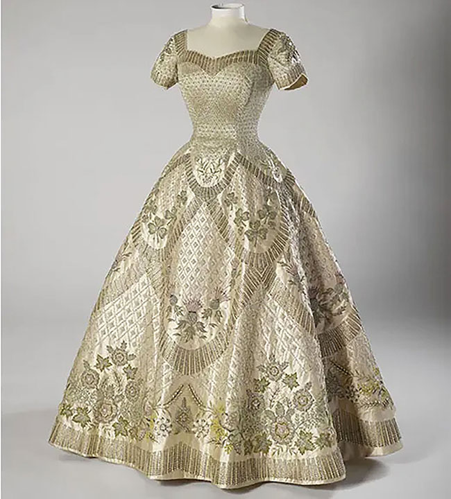 Queen Elizabeth II: Her Life in Style — an unwavering sense of self ...