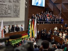 Banks close branches in tense Bolivia, diplomats call for calm